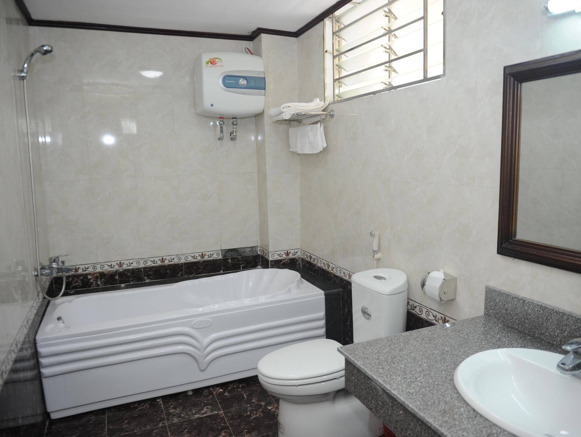 Hoa Phuong Hotel Hai Phong Buitenkant foto